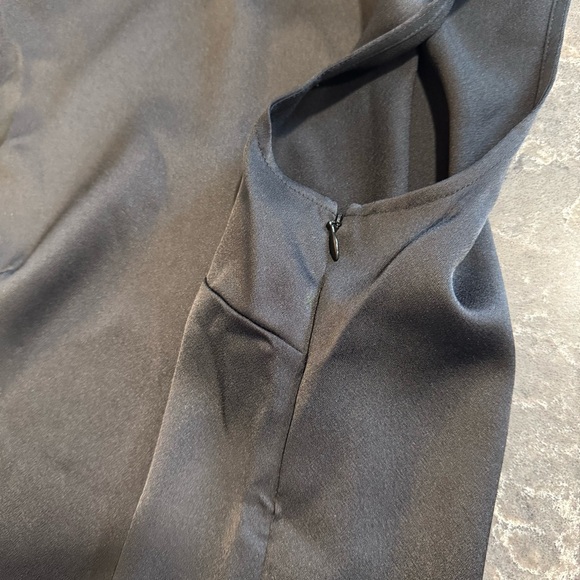 Club Monaco Elegant Black Sleeveless Dress - Picture 3 of 6